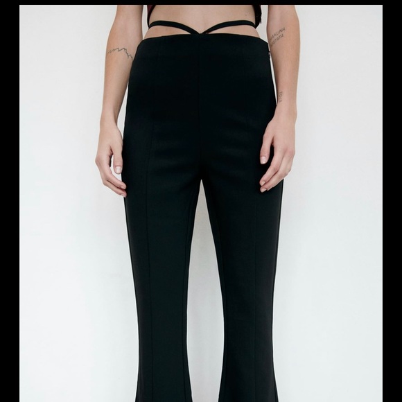 Split leg trousers with tie at the waist - Picture 5 of 5